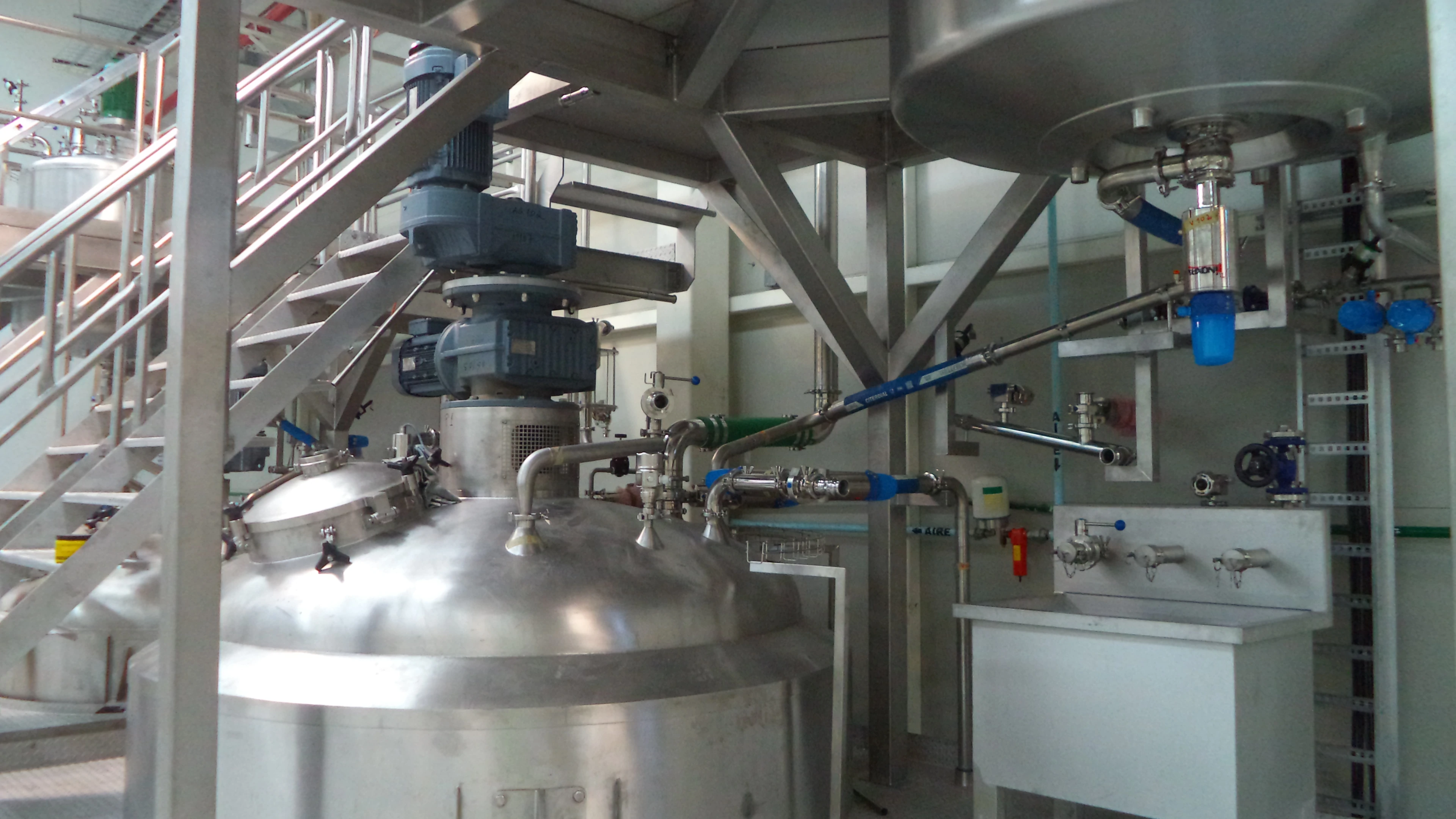 BTL Reator químico com dupla agitação em aço inoxidável - Indústria Química - Aerosois e cremes